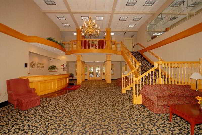 Lobby
 di Comfort Suites Linn County Fairground and Expo