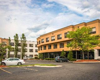 Quality Inn & Suites Auburn Hills