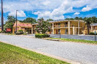 Econo Lodge Inn & Suites at Ft. Benning