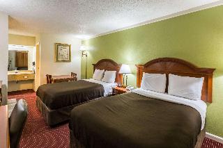 2 Double Beds, Efficiency, Smoking