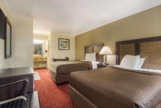 2 Double Beds, Efficiency, Smoking