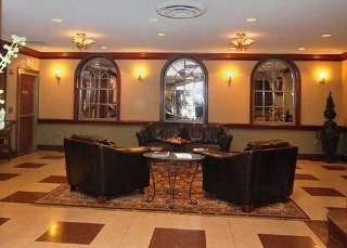 Lobby
 di Governor Dinwiddie Hotel and Suites