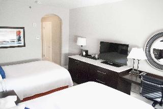 2 Double Beds