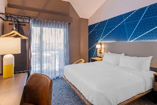 1 King Bed, Suite, Nonsmoking