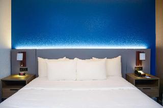 Comfort Inn & Suites Moreno Valley Near March Air