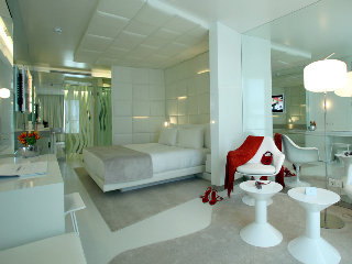 Room
 di The Mirror Barcelona