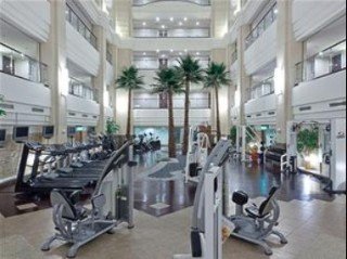 Sports and Entertainment
 di Tayih Landis