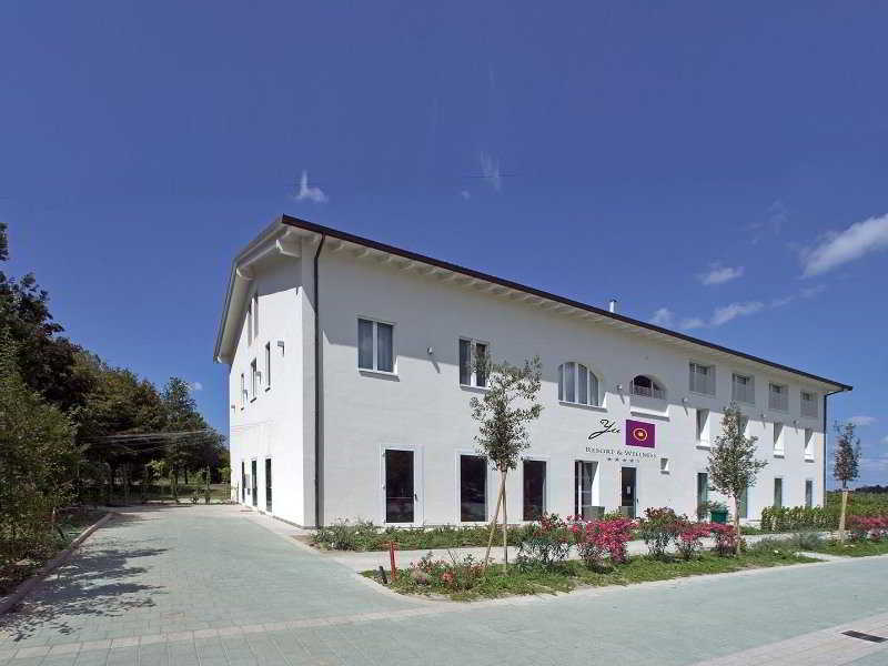 Resort Jacaranda, Modena