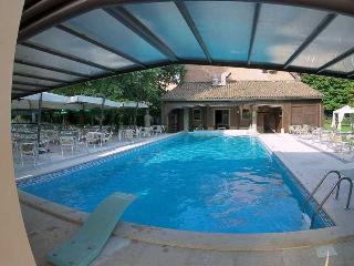 Resort Jacaranda, Modena