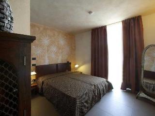 Resort Jacaranda, Modena