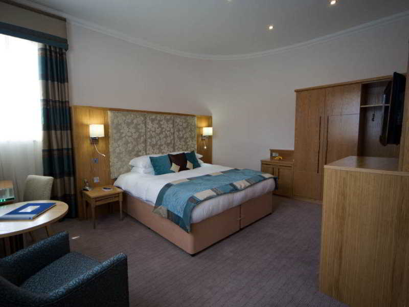 Room
 di Oakley Hall