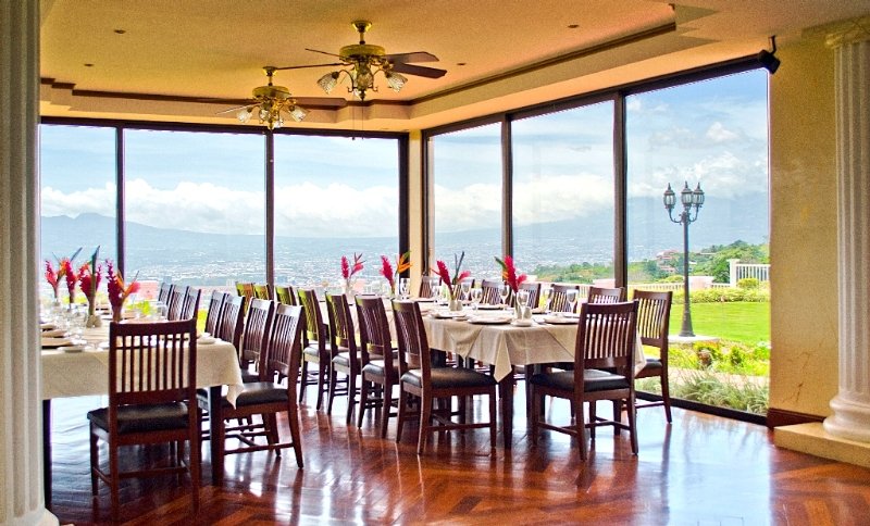 Restaurant
 di Hotel Grand Tara San Jose