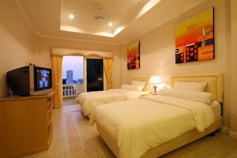 Room thumbnail 5