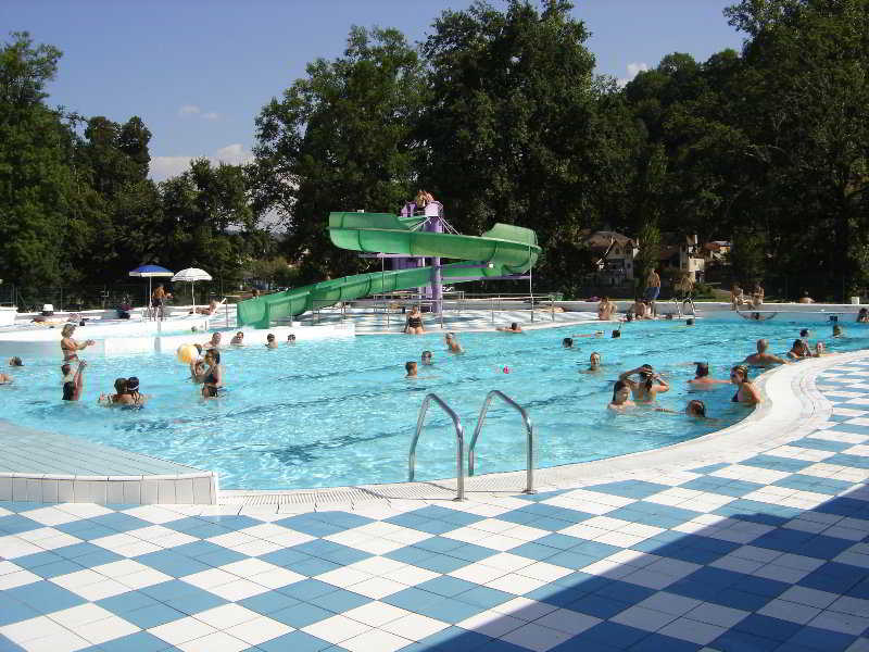 Pool
 di La Riviera Limousine