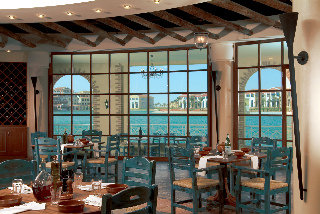 Restaurant
 di Courtyard by Marriott Dubai Green Community