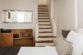 Aqua Luxury Suites