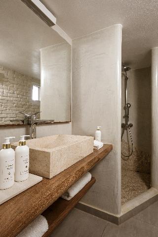 Aqua Luxury Suites