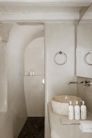 Aqua Luxury Suites