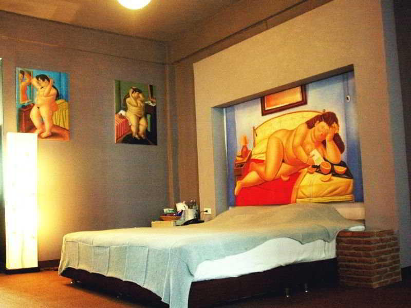 Room thumbnail 1