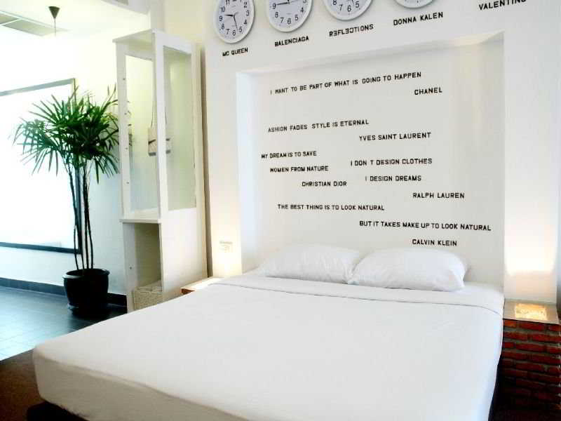 Room thumbnail 2