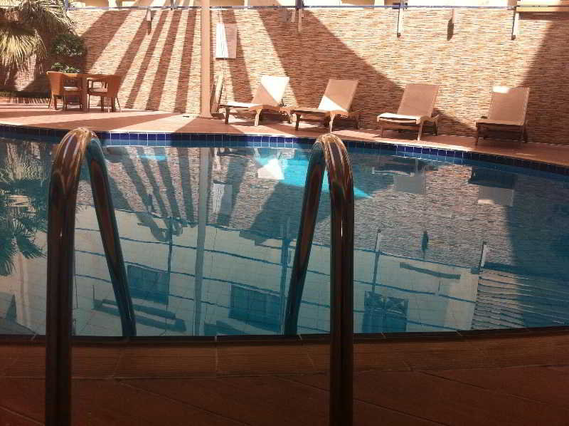 Pool
 di Retaj Residence Al Sadd