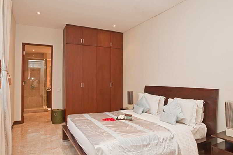 Room thumbnail 3