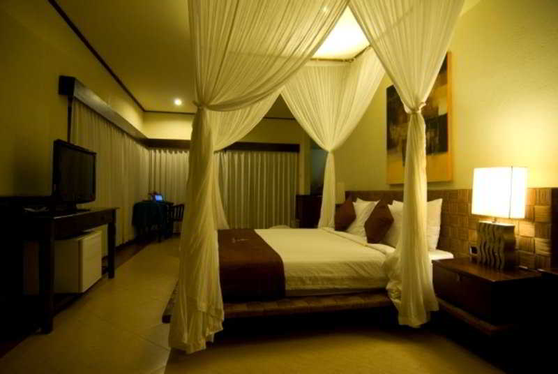Room thumbnail 3