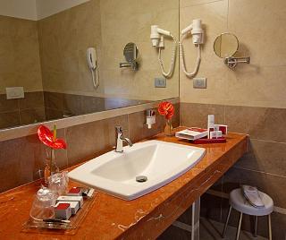Breaking Business Hotel, Abruzzo