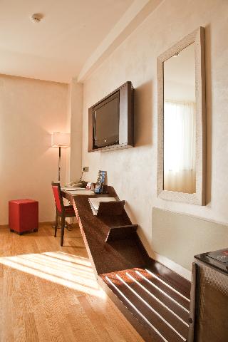 Breaking Business Hotel, Abruzzo