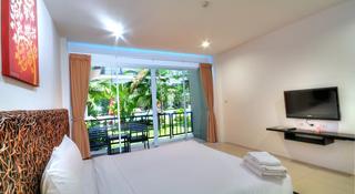 Room thumbnail 4