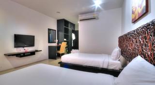 Room thumbnail 9