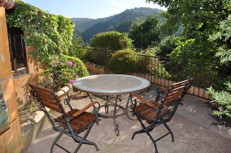 Terrace
 di Château Hotel de la Vignette Haute