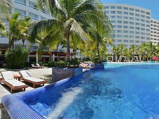 Oasis Palm photo 9
