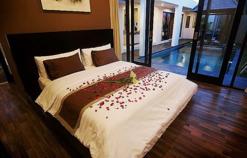 Room thumbnail 2