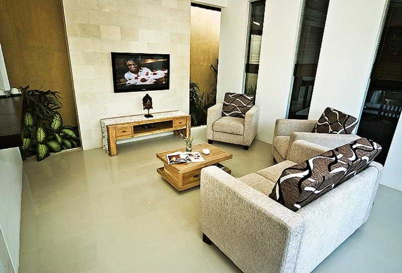 Room thumbnail 5