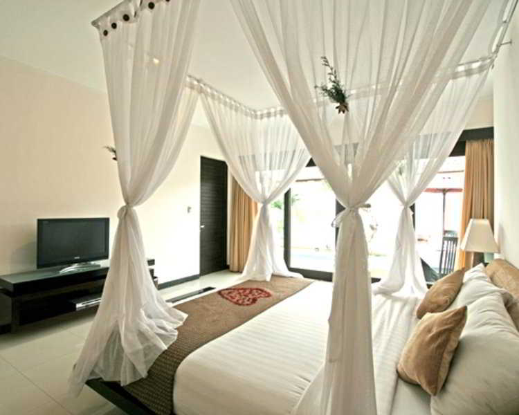 Room thumbnail 2