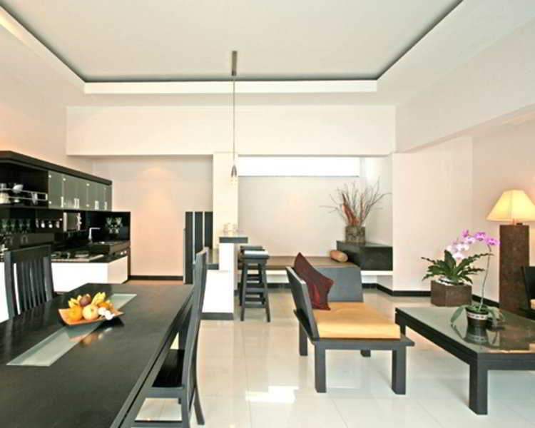 Room thumbnail 3