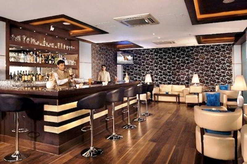 Bar
 di Country Inn & Suites by Carlson Gurgaon Sec 12