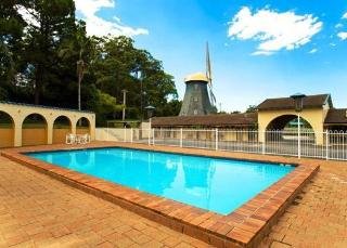 Pool
 di Comfort Inn Big Windmill