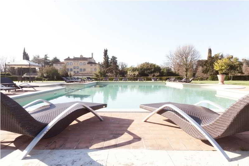 Pool
 di Badia di Campoleone