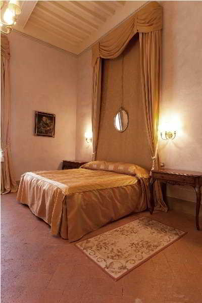 Room
 di Badia di Campoleone