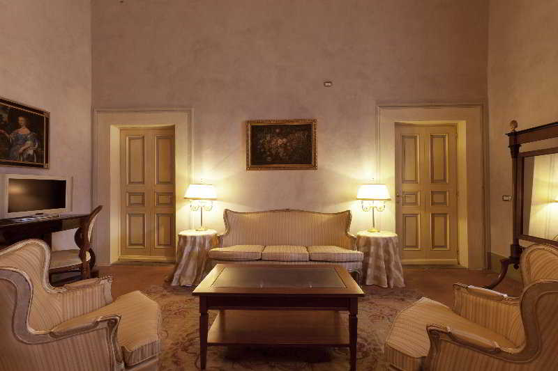 Room
 di Badia di Campoleone