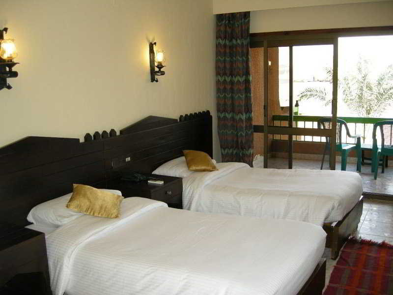 Room
 di Helnan Taba