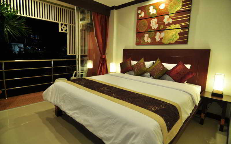Room thumbnail 1