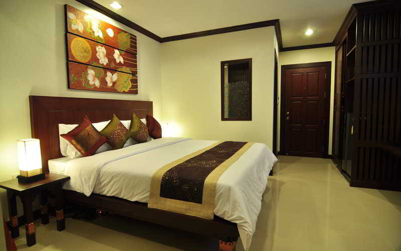Room thumbnail 6