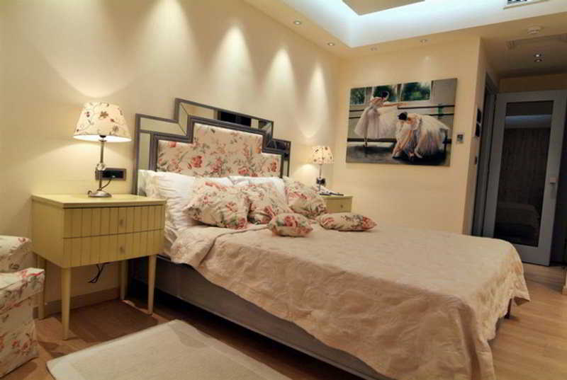 Room
 di Comfy Boutique