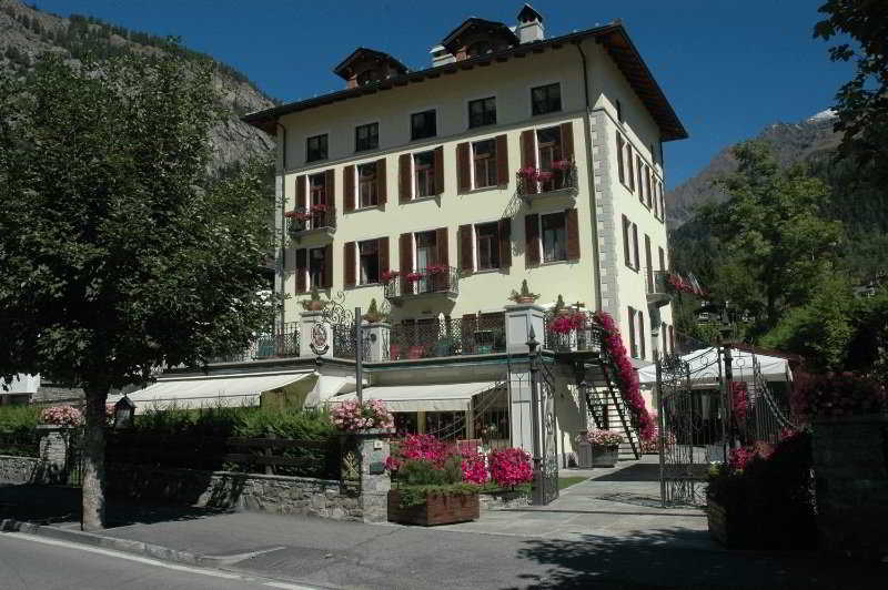 Villa Novecentro, Italian Alps