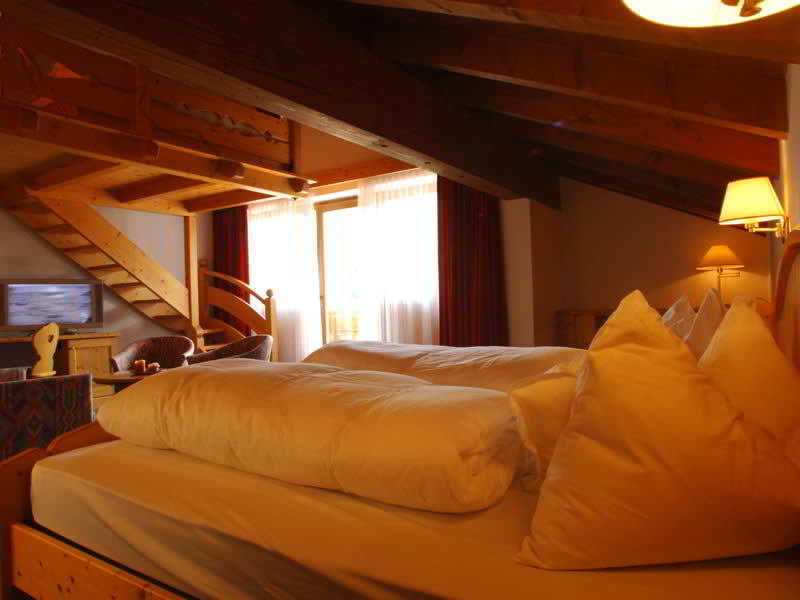 Room thumbnail 1
