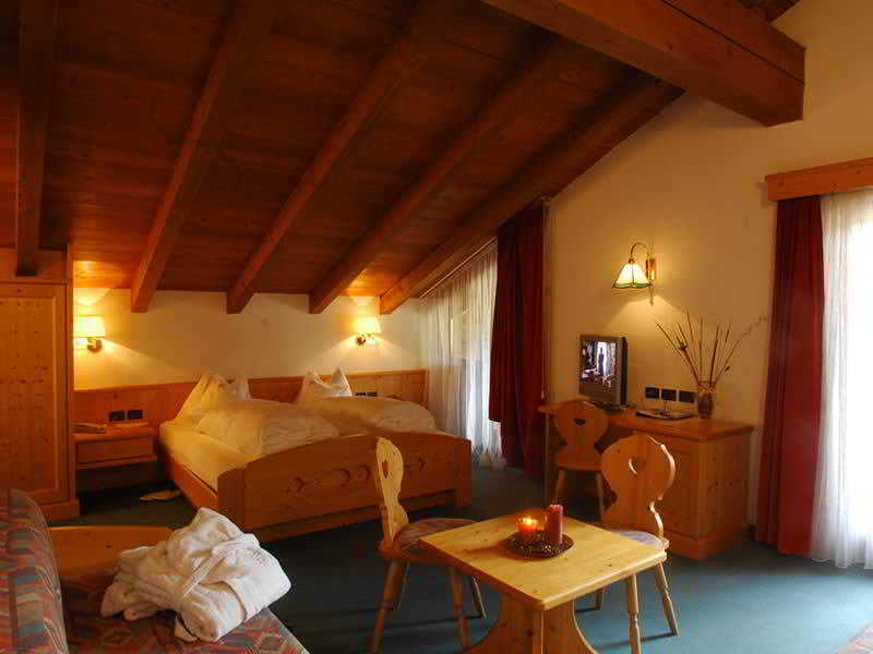 Room thumbnail 5