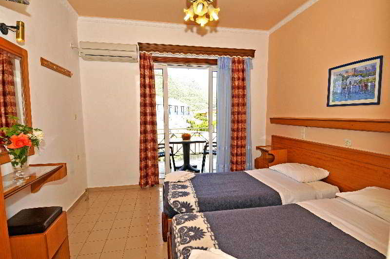 Room
 di Cosmopol Studios